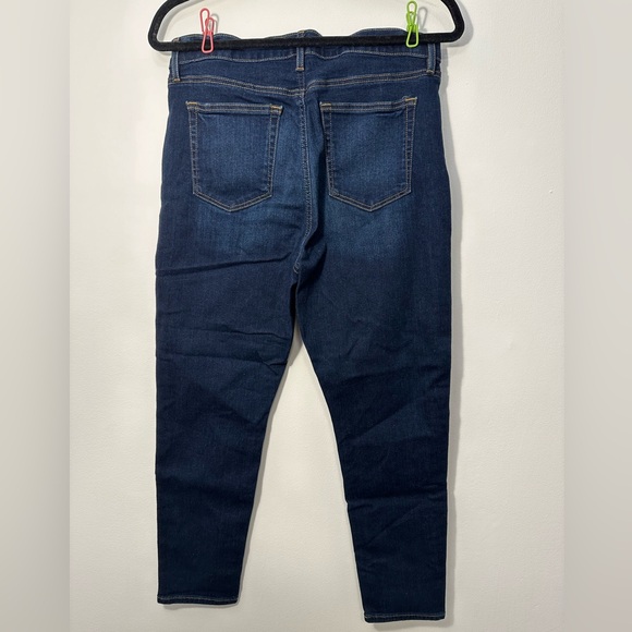 NWOT LOFT High Rise Skinny Jeans Size 31P in Medium/Dark Wash - Picture 2 of 3